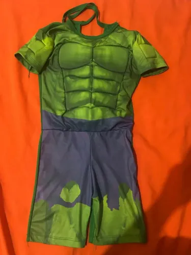Fantasia infantil Hulk com músculos 