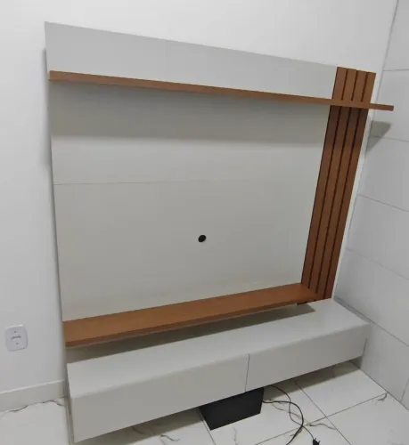 Painel TV Colibri Juriti 150 - Off White Matte / Freijó
