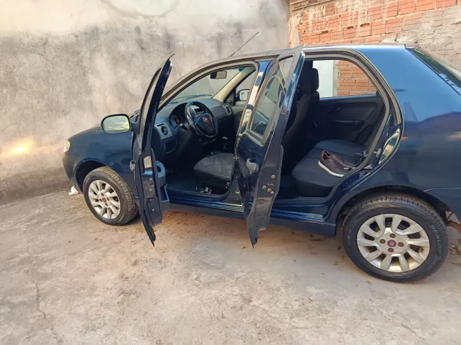 Fiat Palio Celebration 1.0 Fire Flex 8V 4P 2014