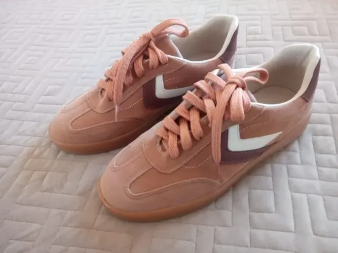 Tênis feminino Constance retrô