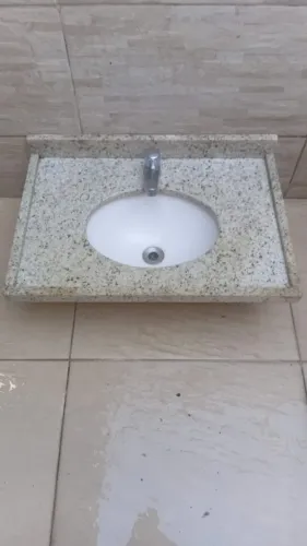 Bancada de Pia de granito Branco Ceará 70x50