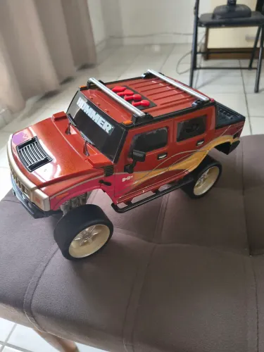 Carro de brinquedo musical Hummer 