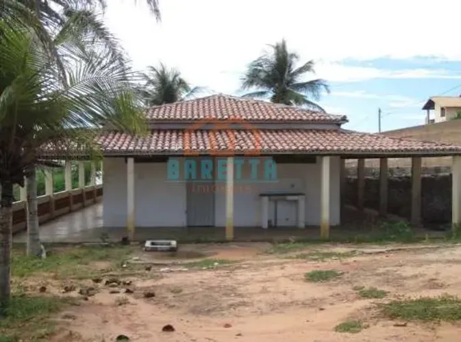 CÓD: 5818.  CASA COM VISTA PARA O MAR E PORTEIRA FECHADA, NO CENTRO DE TIBAU/RN.