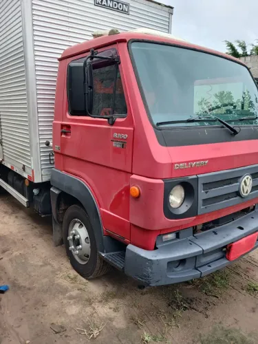 Caminhão baú Volkswagen 8.160