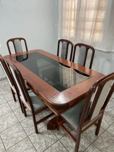 Mesa de jantar com 6 cadeiras