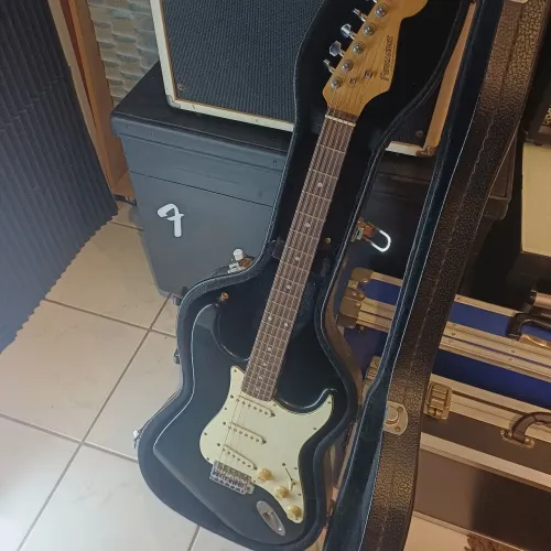 Guitarra Stratocaster Fernandes anos 80 Made Japan (Uma Ótima oportunidade)
