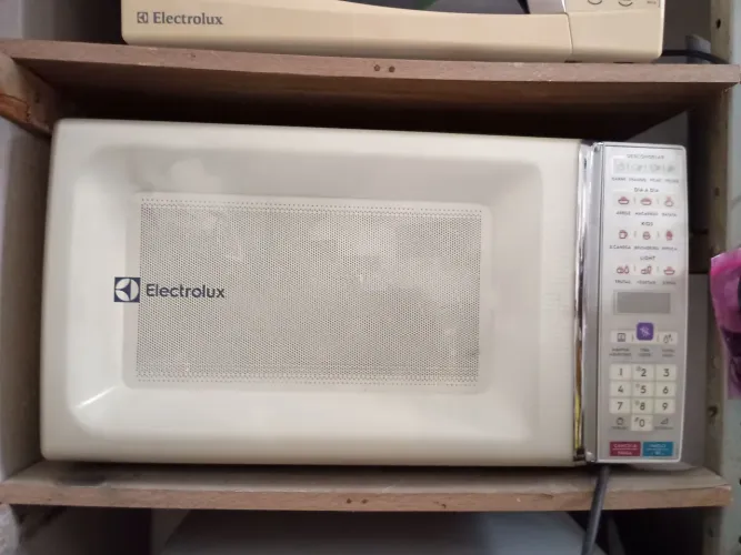 Microondas Eletrolux 34 litros