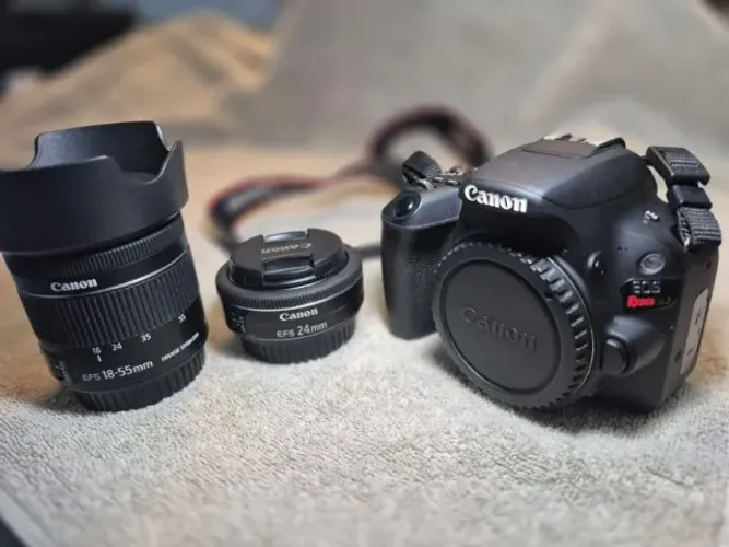 Camera Canon SL2 (Novíssima) lente 18 -55 + lente Canon 24mm (Nova) + Acessórios Originais