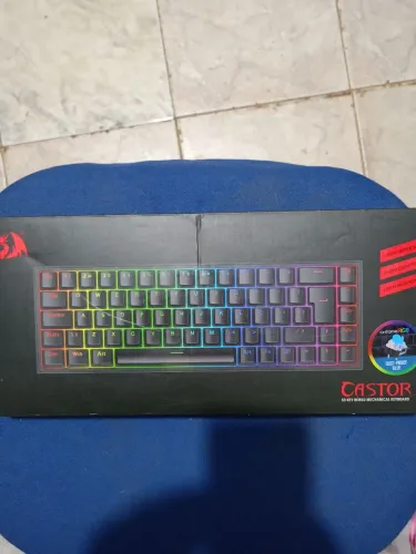 Vendo teclado Redragon Castor 65% RGB Com cabo USB C removível