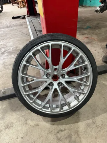 Vendo rodas aro 18, 4 pneus novos
