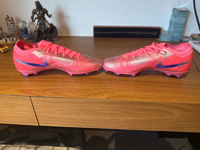 Chuteira Nike air zoom rosa Voa Vini tamanho 42 nova