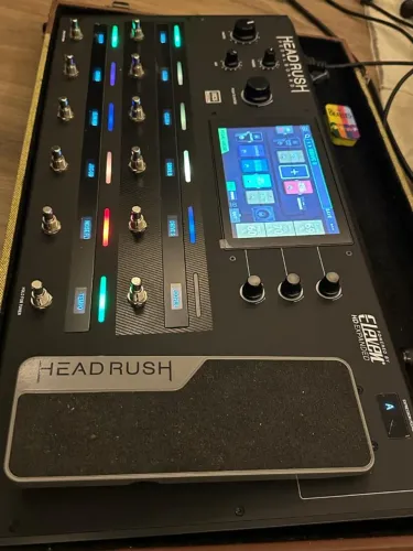 Pedaleira HeadRush Pedalboard + Hard Case Personalizado - Excelente Estado