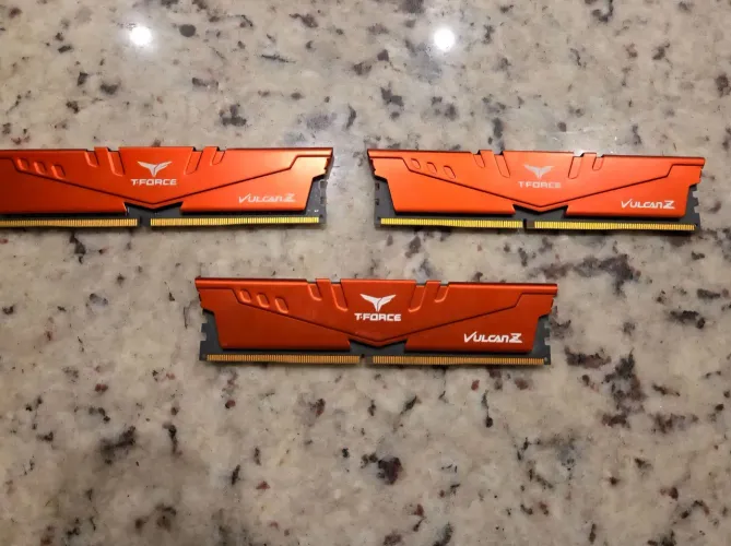 Memória ddr4 T-FORCE 2x8=16gb