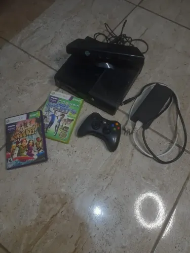 Xbox 360 super slim + 1 controle e jogos
