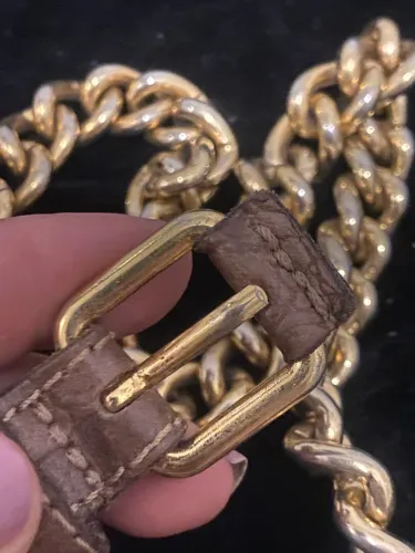 CINTO CORRENTE DOURADA COM COURO 1.10 metros x 3cm