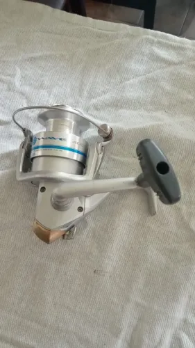 molinete daiwa wave 4000 pesca pesada água salgada