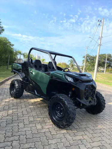 UTV Can-Am Commander 1000, ano 2022