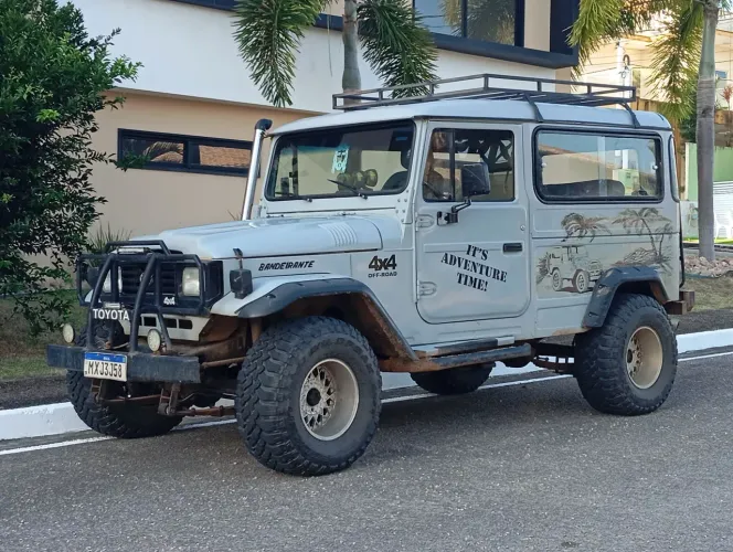 Toyota Band.Jipe Cap.de Aço Chas. Longo Diesel 1966