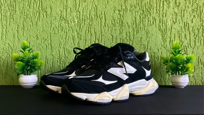 Tênis New Balance 9060 | Preto & Branco