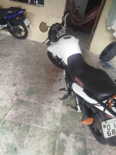 Moto Dafra Riva 150,2012 partida elétrica,vendo ou troco.6,500 baixei pra vender logo.