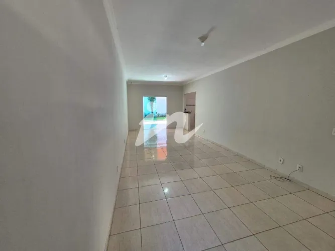 Casa térrea de aproximadamente 160 m² no Jardim Holanda
