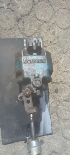 Vendo bomba hidráulica usada de caminhão 