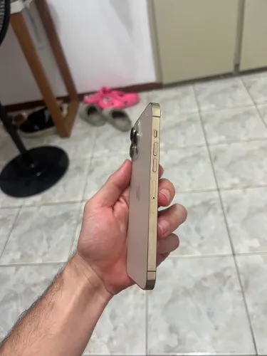 iPhone 13 Pro Max 256GB Dourado - Único Dono / Impecável