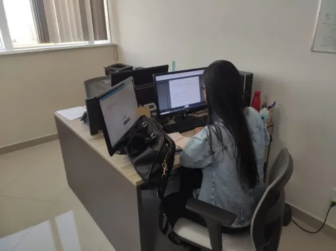 Mesa dupla para escritório