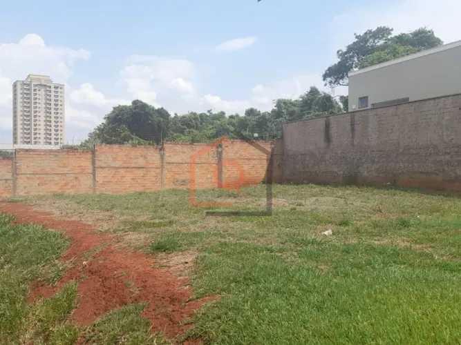 Venda de Terreno / Condomínio na cidade de Araraquara