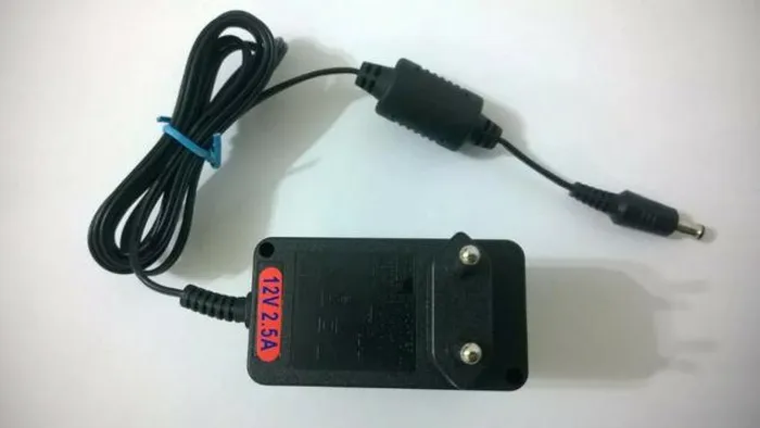 Fonte Chaveada Bivolt 12v 2,5A 30W (P/ Cameras, Decodificadores, Fitaled, conversores.)