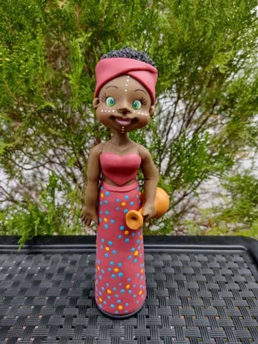 Africanas em biscuit