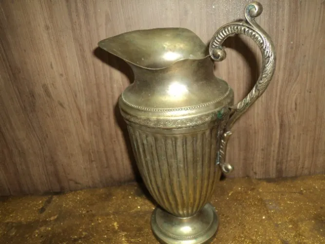 jarro antigo bronze /latao 40cnt ,]peça /