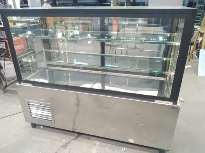 Refrigerador inox expositora para padaria, supermercados e docerias.