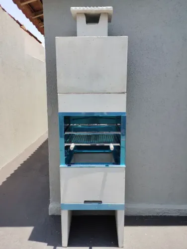 CHURRASQUEIRA CAIXOTE COM REVESTIMENTO EM INOX