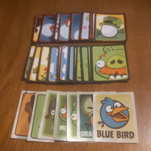 Lote de figurinhas Angry Birds 2012