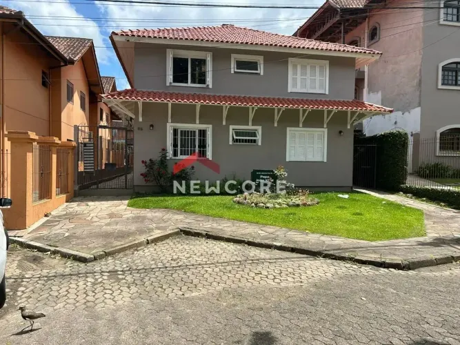 Casa em Rua Papa João XXIII - Centro - Canela/RS