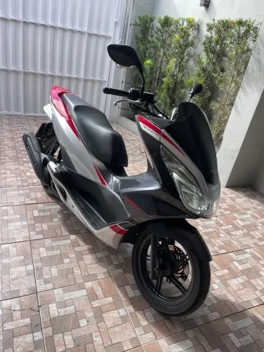 Vendo Linda  PCX baixo da fipe!