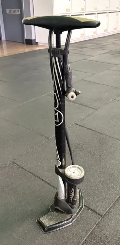 Bomba de pé para bicicleta - Pro Touring