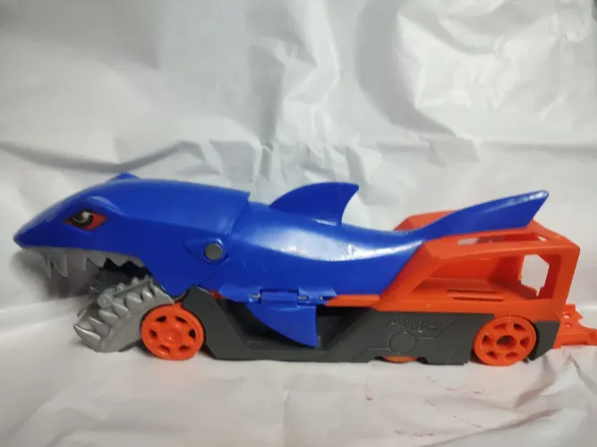Hot Wheels cyti guincho tubarão 