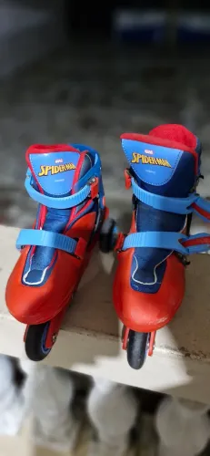 Patins infantil modelo homem aranha