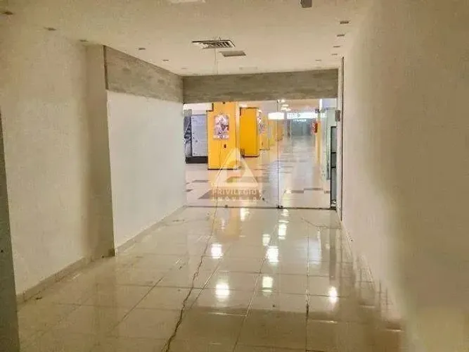 Loja em Ipanema: 30m² com Excelente Preço para Investimento no Top Center