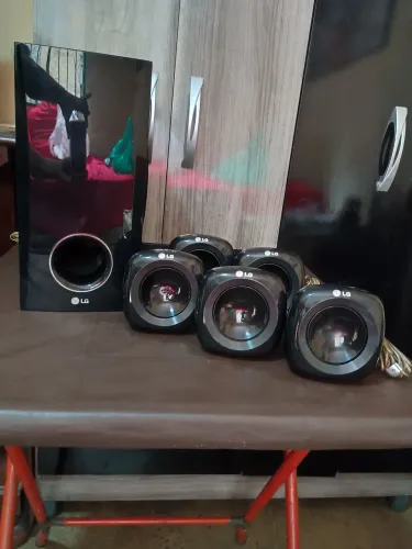 Caixas de som para home theater.