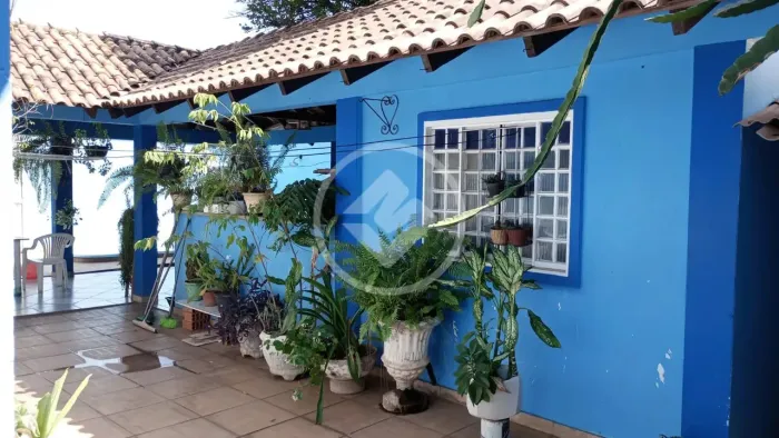 Casa a venda com 4 quartos sendo 1 suíte, 248 m2, no bairro Nossa Senhora da Aparecida - C