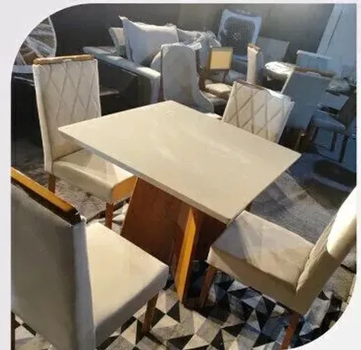 Mesa Alice 0,90m x 0,90m com 4 Cadeiras Alice
