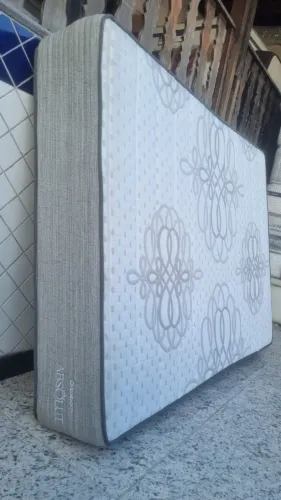 Colchão casal Ortobom, aceito cartão e entrego grátis