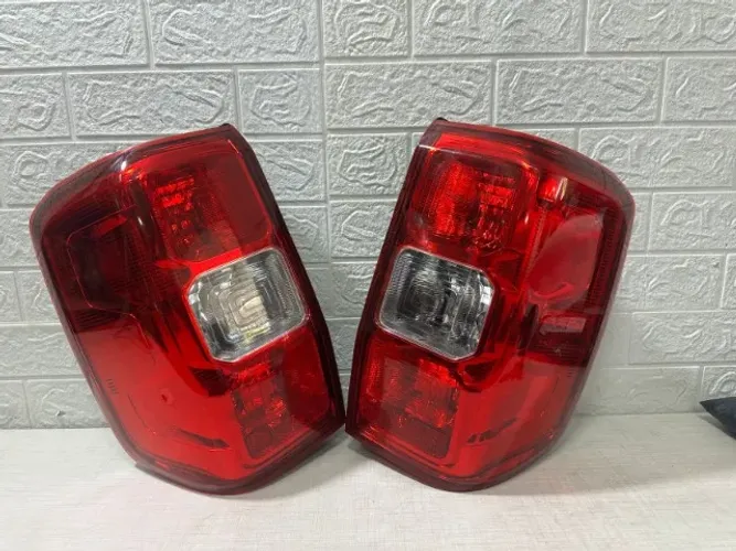 Par lanterna Ford ranger 2024 2025 sem Led original