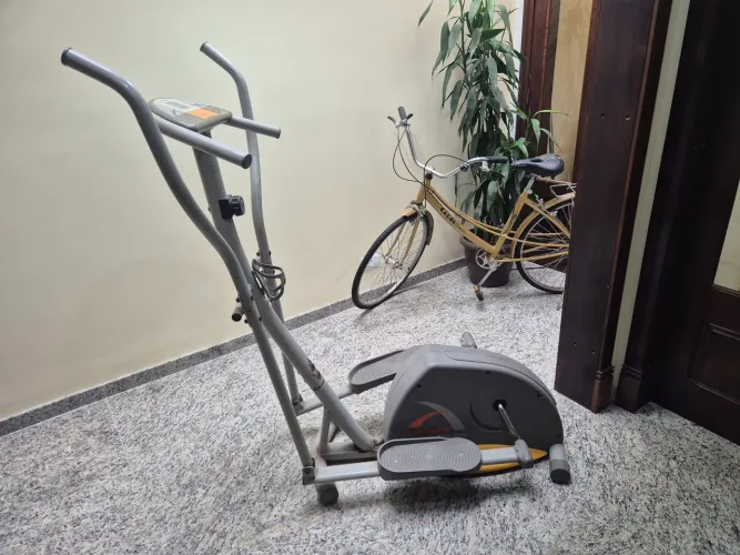 Elíptica Athletic Extreme 1000 / Bicicleta Ergometrica