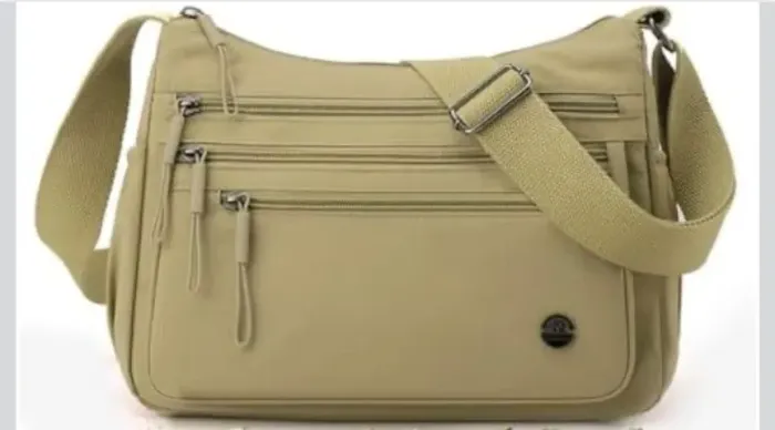 bolsa de ombro com vários bolsos