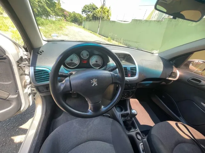 Peugeot 207 Active 1.4 Flex 8V 5P 2014