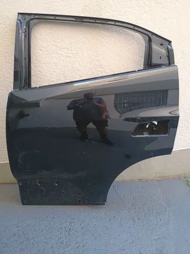 Porta traseira esquerda preta mini dolphin usada 